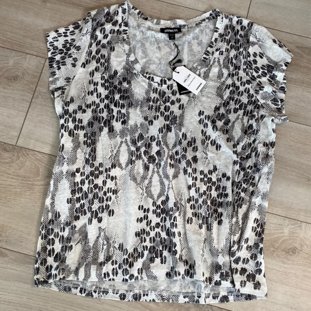 NWT Express Linen Animal Print Scoop Tee